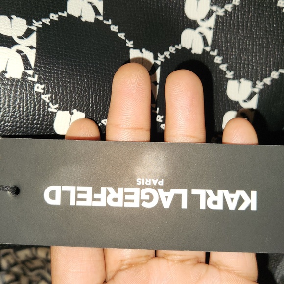 NWT KARL LARGERFELD BLACK AND WHITE w/SILVER HARDWARE BUCKET BAG/TOTE - Picture 5 of 10